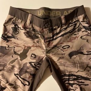 Under Armour Storm 1 Women’s Cargo Camouflage Pants size 10 (Large)